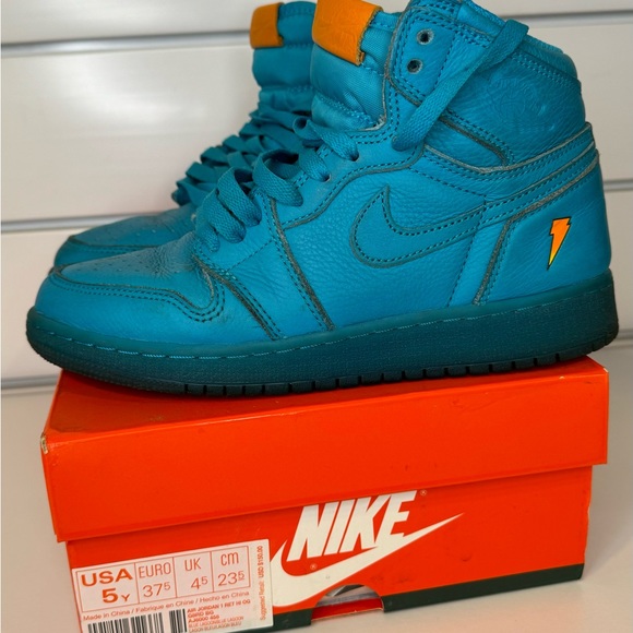 Jordan 1 Retro High
Gatorade Blue Lagoon - Picture 3 of 9